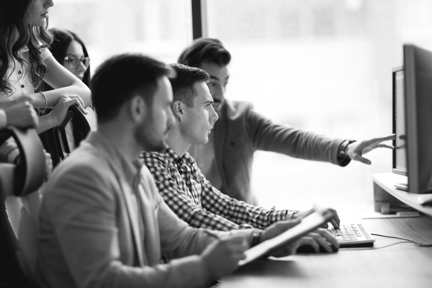 Errores frecuentes al emprender después de los 60 que nadie menciona